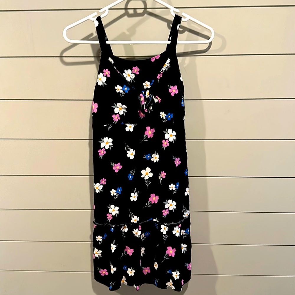 Cute dress!